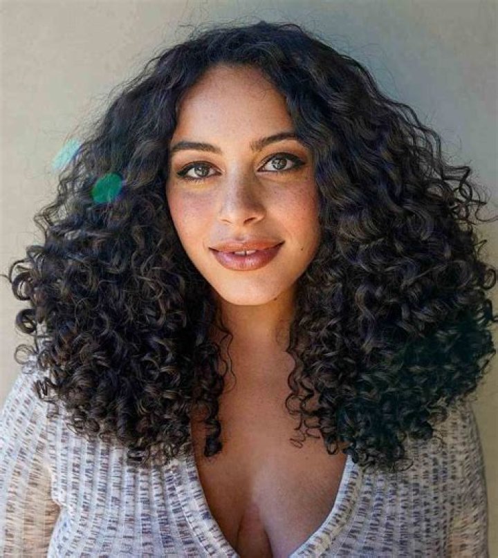 Beyond Labels: Respectfully Appreciating Beautiful Mexican Women