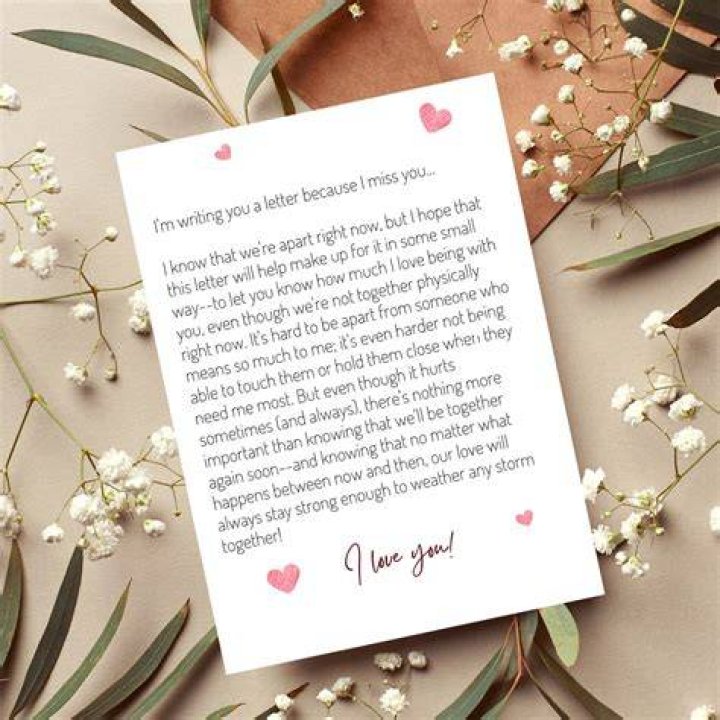 Crafting Irresistible "I Miss You" Love Letters