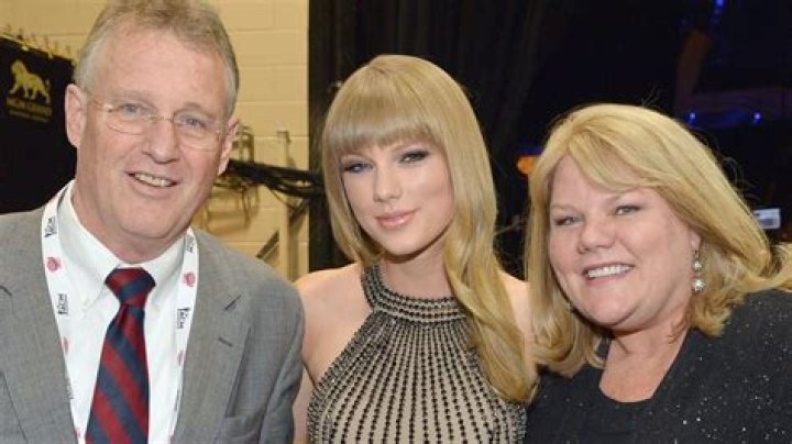 Did Taylor Swift's Parents Remarry? Discover the Truth Behind Her Family Life