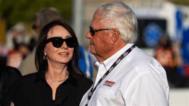 Dive Into Linda Hendrick's Age, Birthday, Wikipedia, And Nationality