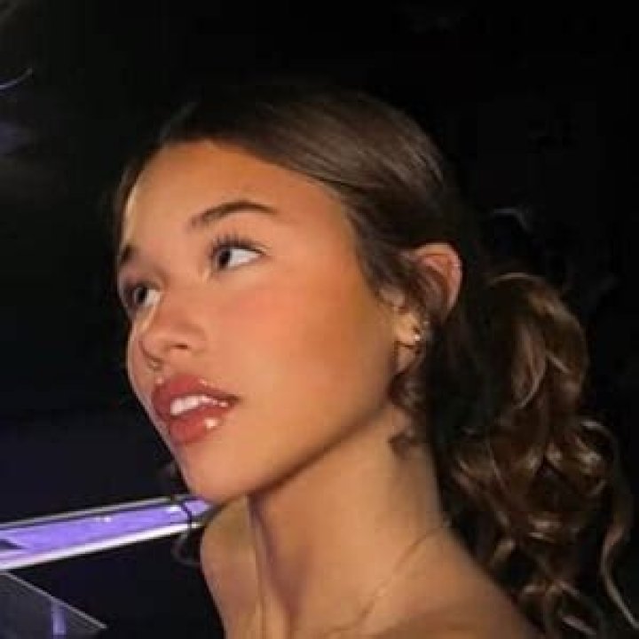 Does Chloe Parker Have an 'Of'? Exploring the Actress, Author, and a Curious Grammatical Query