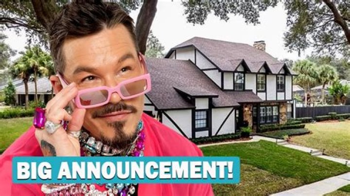 Does David Bromstad Have a Real Estate License? Unpacking His Role on HGTV