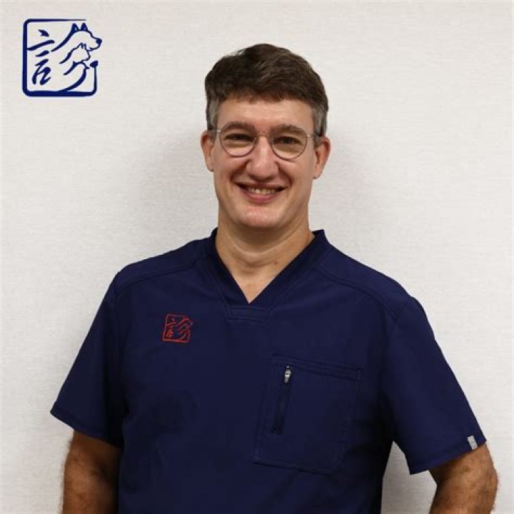 Dr. Ramin Oskoui's Surgical Prowess