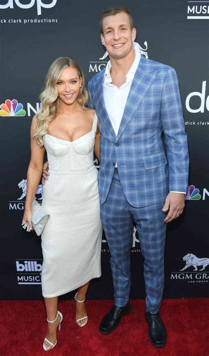 Exploring Camille Kostek's Height And Weight