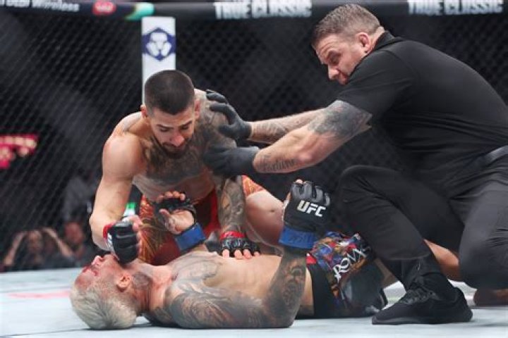 Exploring Charles Oliveira's Net Worth