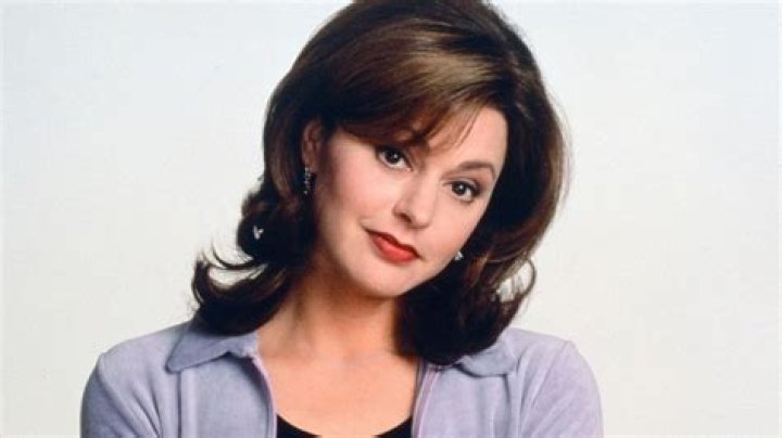 Frasier actress Jane Leeves unrecognisable decades after joining hit 90s comedy as Daphne