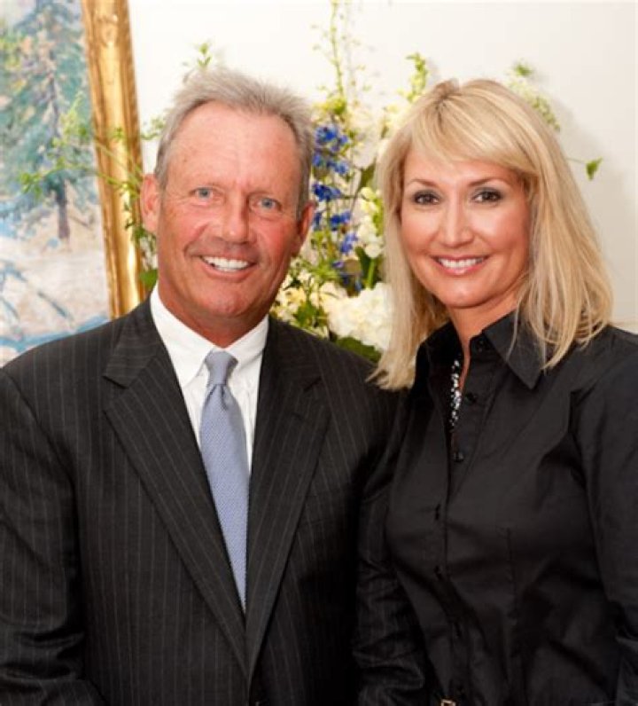George Brett Wife Leslie Davenport Married Life