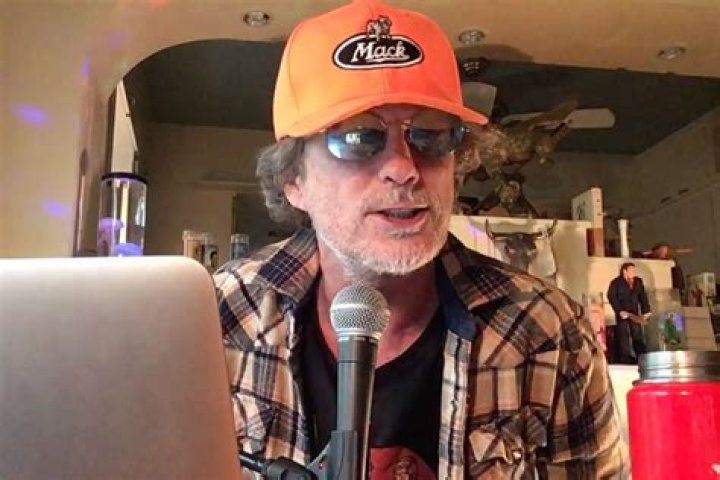 Here's What We Know About Johnny Hardwick's Cause of Death