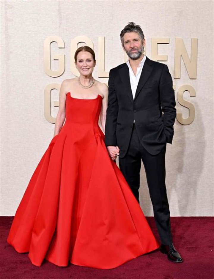 How Did Julianne Moore Meet Her Husband, Bart Freundlich?