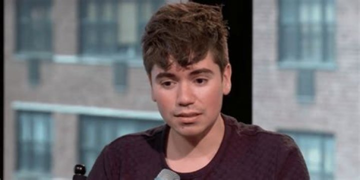 Is Noah Galvin Trans? Understanding the Actor's Journey and Identity