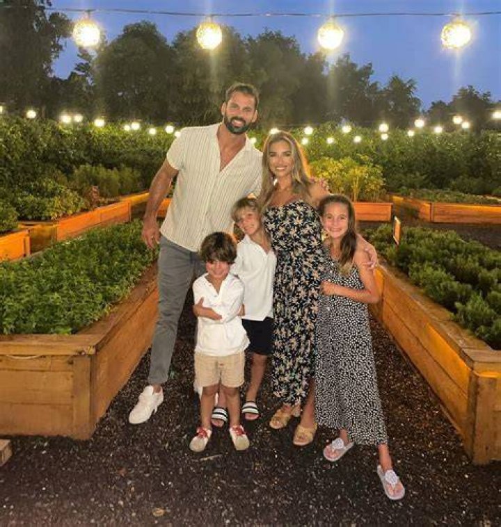Jessie James Decker Height Age Wiki Net