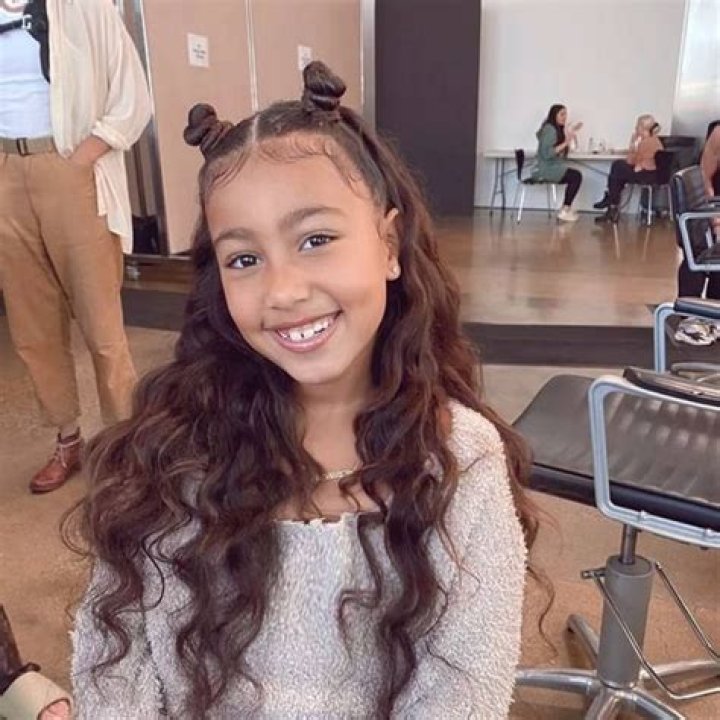 Malia Baker (TV Actress) - Age, Birthday, Bio, Facts, Family, Net Worth, Height & More