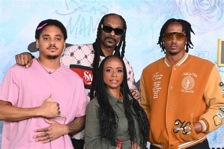 Snoop Dogg's Family Portrait Reveals Secrets To Unbreakable Bonds