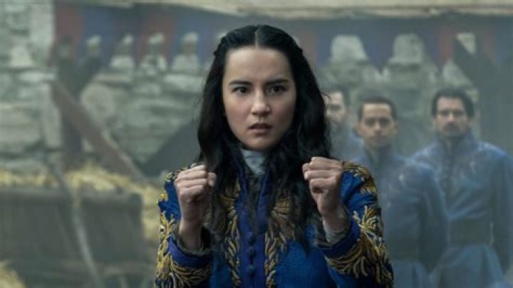 Unraveling Alina's Heart: Who Does Alina Starkov Truly Love?