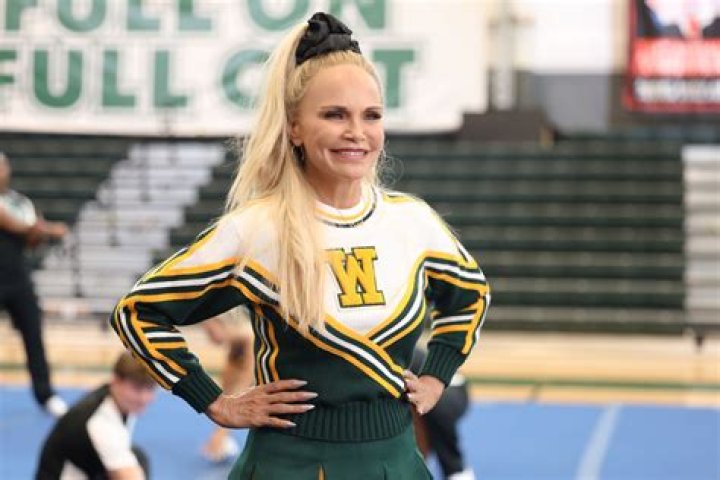Unraveling The Mystery: Kristin Chenoweth's Height Revealed