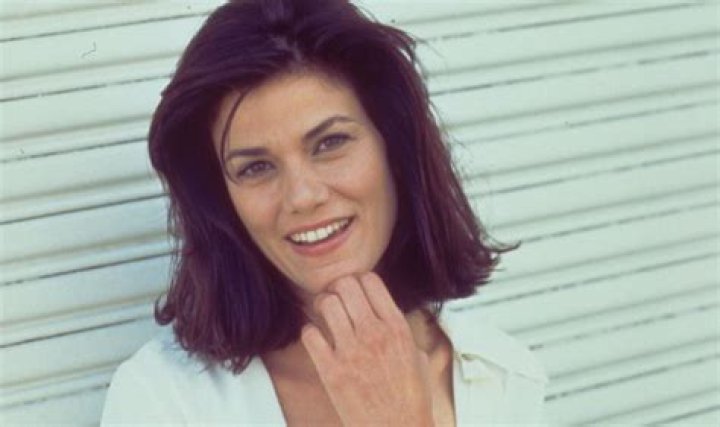Unraveling the Story of Linda Fiorentino: From 90s Icon to Hollywood Mystery