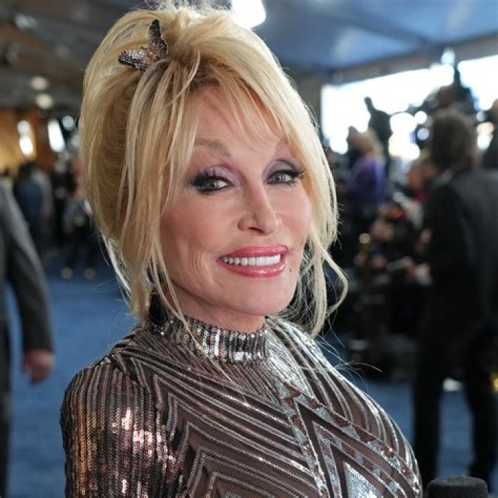 Unveiling Dolly Parton's Height And Its Significance