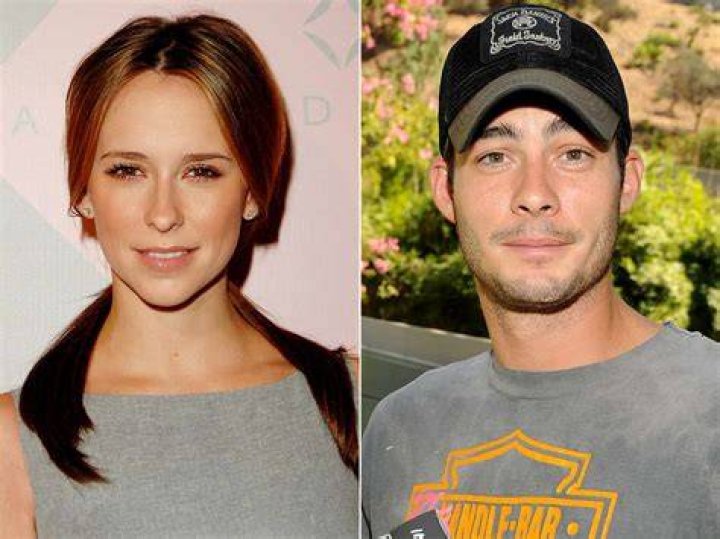 Unveiling Jennifer Love Hewitt's Husband