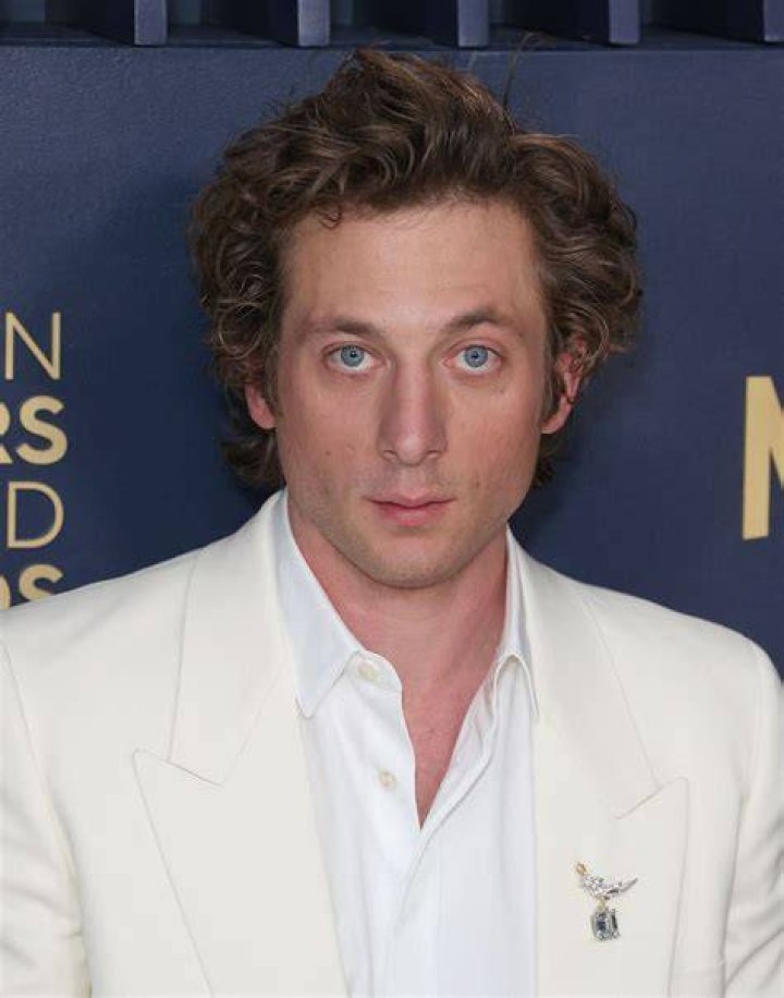 Unveiling Jeremy Allen White's Height: A Journey Of Discovery