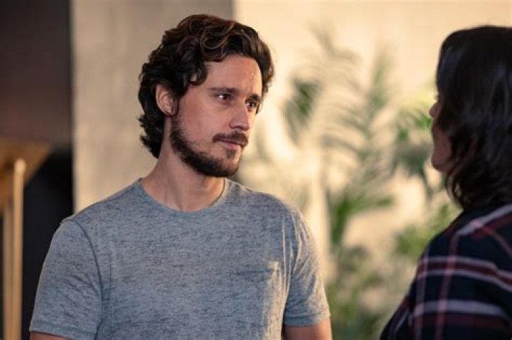 Unveiling Peter Gadiot's Height: Discoveries And Insights