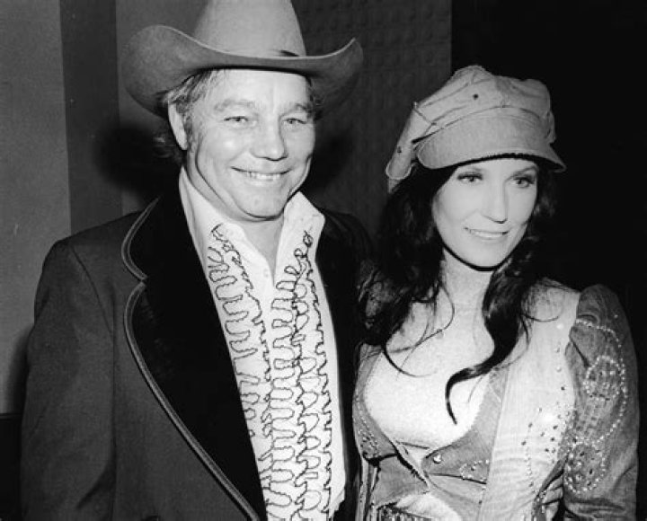 Unveiling The Age Gap: How Much Older Was Loretta Lynn's Husband?