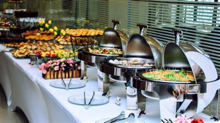 Unveiling the Delights of "Buffet de Mariscos Near Me"