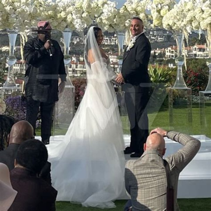 Unveiling The Inspiring Story Of Ali Peters: Russell Peters' Wife