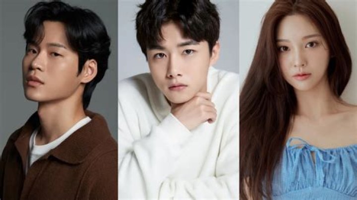 Unveiling The Truth: Hwang Min-hyun's Girlfriend Revealed
