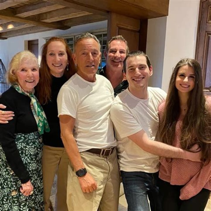 Unveiling The Untold Stories Of Bruce Springsteen's Family Life