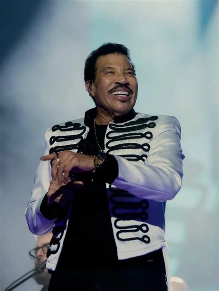 Was Richie in Love with Eddie? Unpacking the Man Behind the Music – Lionel Richie's Story