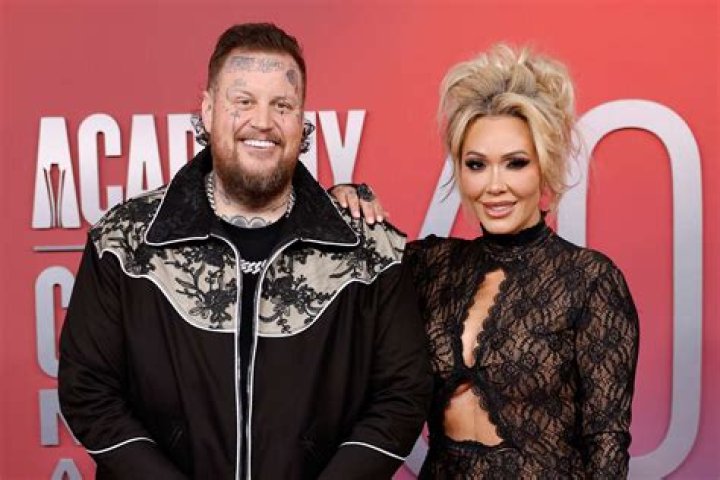 What Country Singer Met His Wife at Thanksgiving? A Story of Serendipity