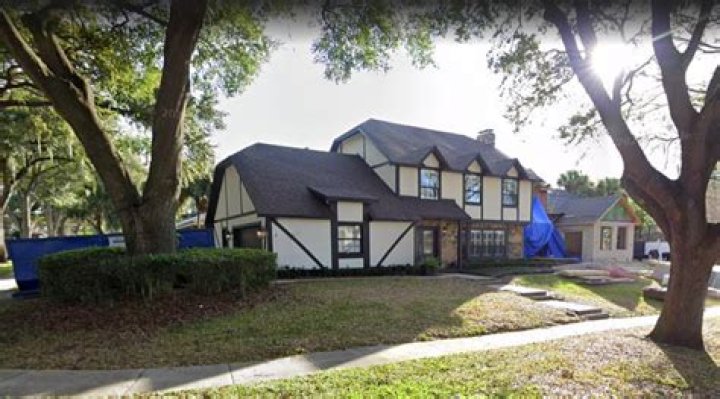 Where Does David Bromstad Currently Live? Unpacking the Mystery