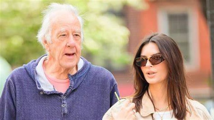 Who are Emily Ratajkowski Parents? Meet John David Ratajkowski And Kathleen Balgley |