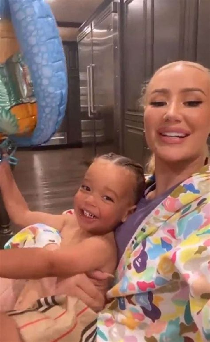 Who Did Iggy Have a Son With? Unraveling the Story Behind Her Private World