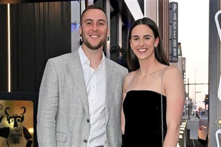 Who is Dan Clark Dating Now