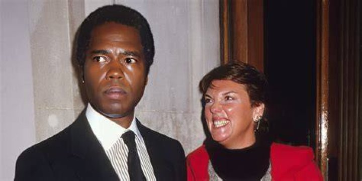 Who Is Fred Willis First Husband Of
