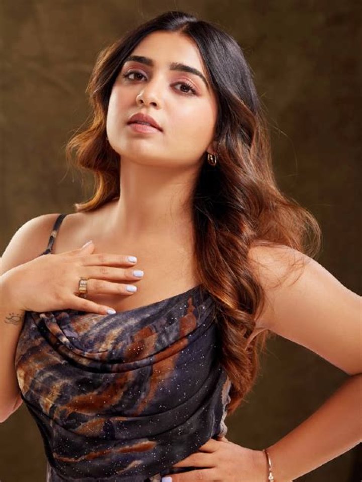 Who is the Web Actress Zaara? Exploring a Digital Star
