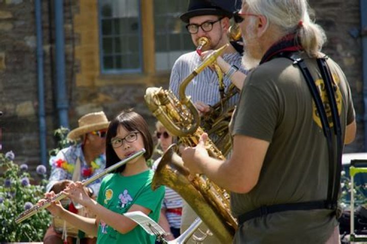 Woo Lotti Songs: Getting to Know the Sound of the Streets