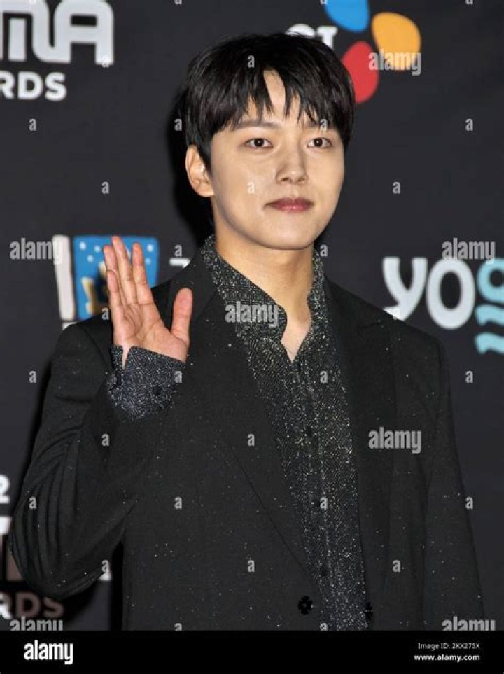Yeo Jin-goo's Marital Status Unveiled